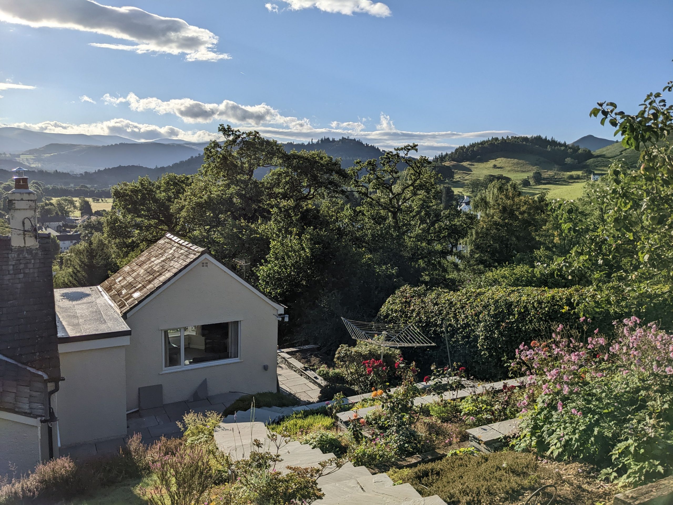 You will also find 3 wonderful pubs, a village shop and tearoom in the vicinity of the property