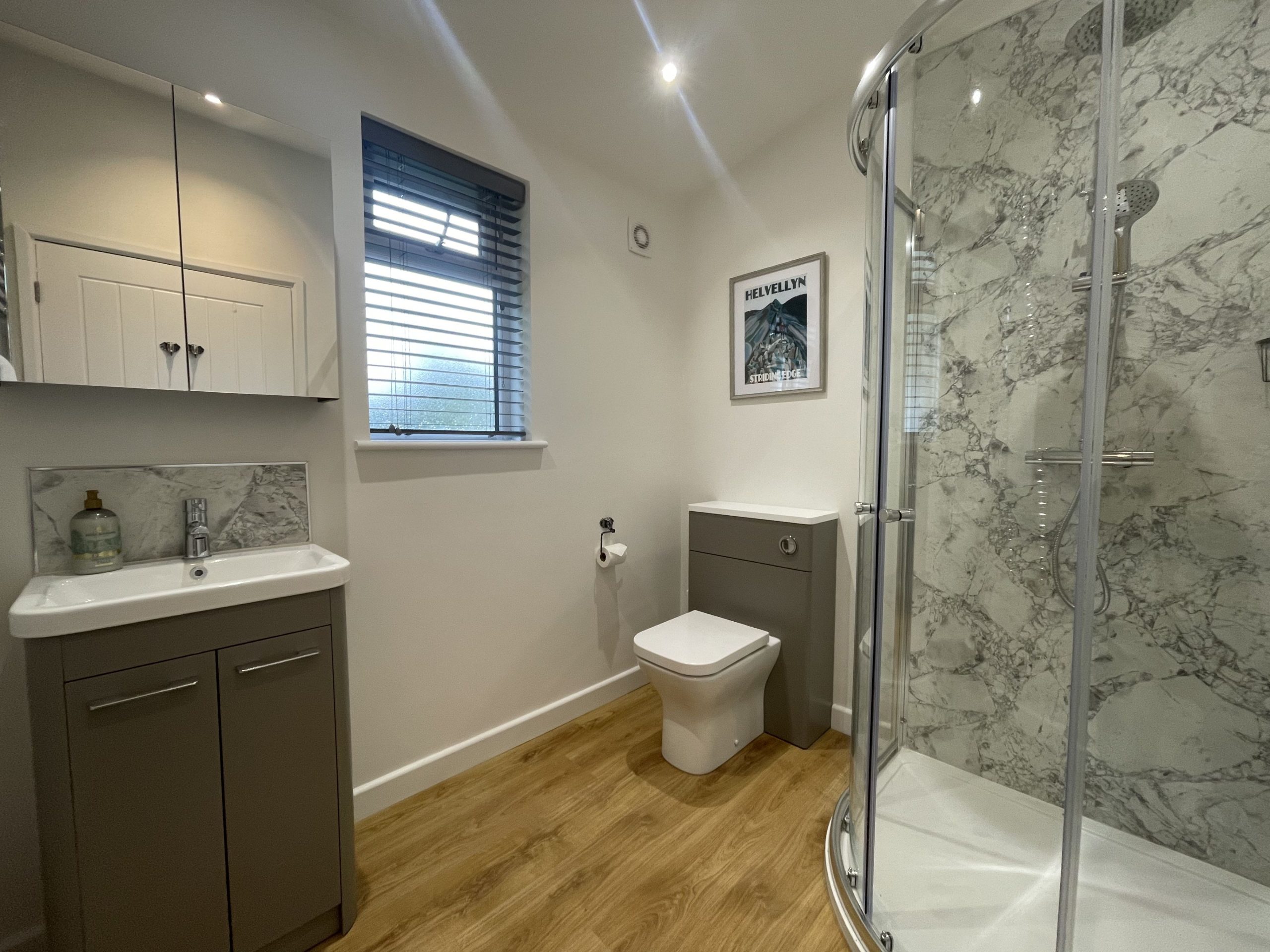 The property boasts 2 modern bathrooms
