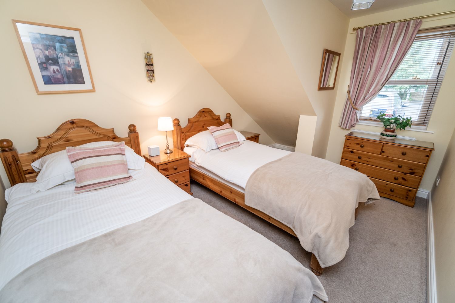 A delightful twin bedroom