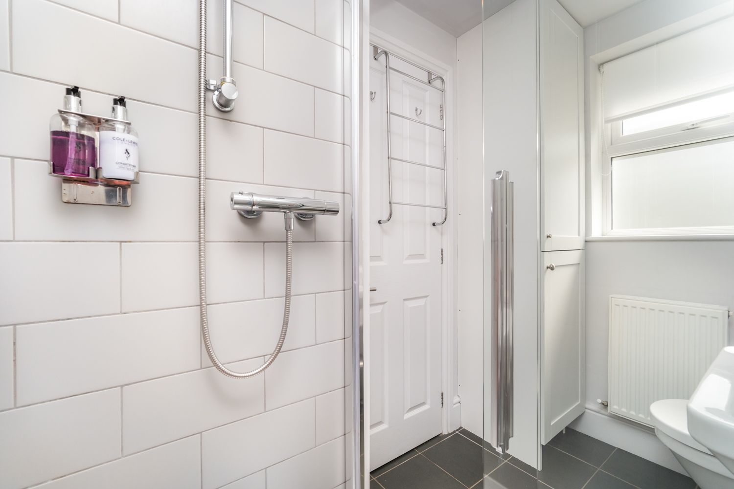 Complimentary Cole and Lewis shampoo and conditioner is provided