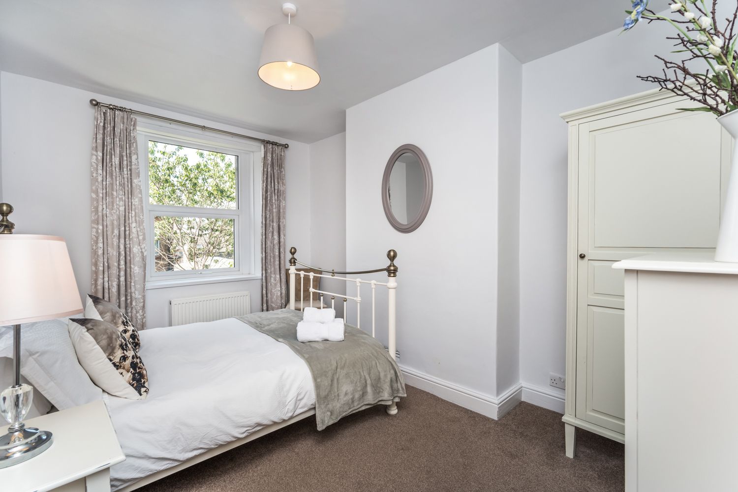 The self catering property in Keswick has 4 bedrooms and can accommodate 8 people