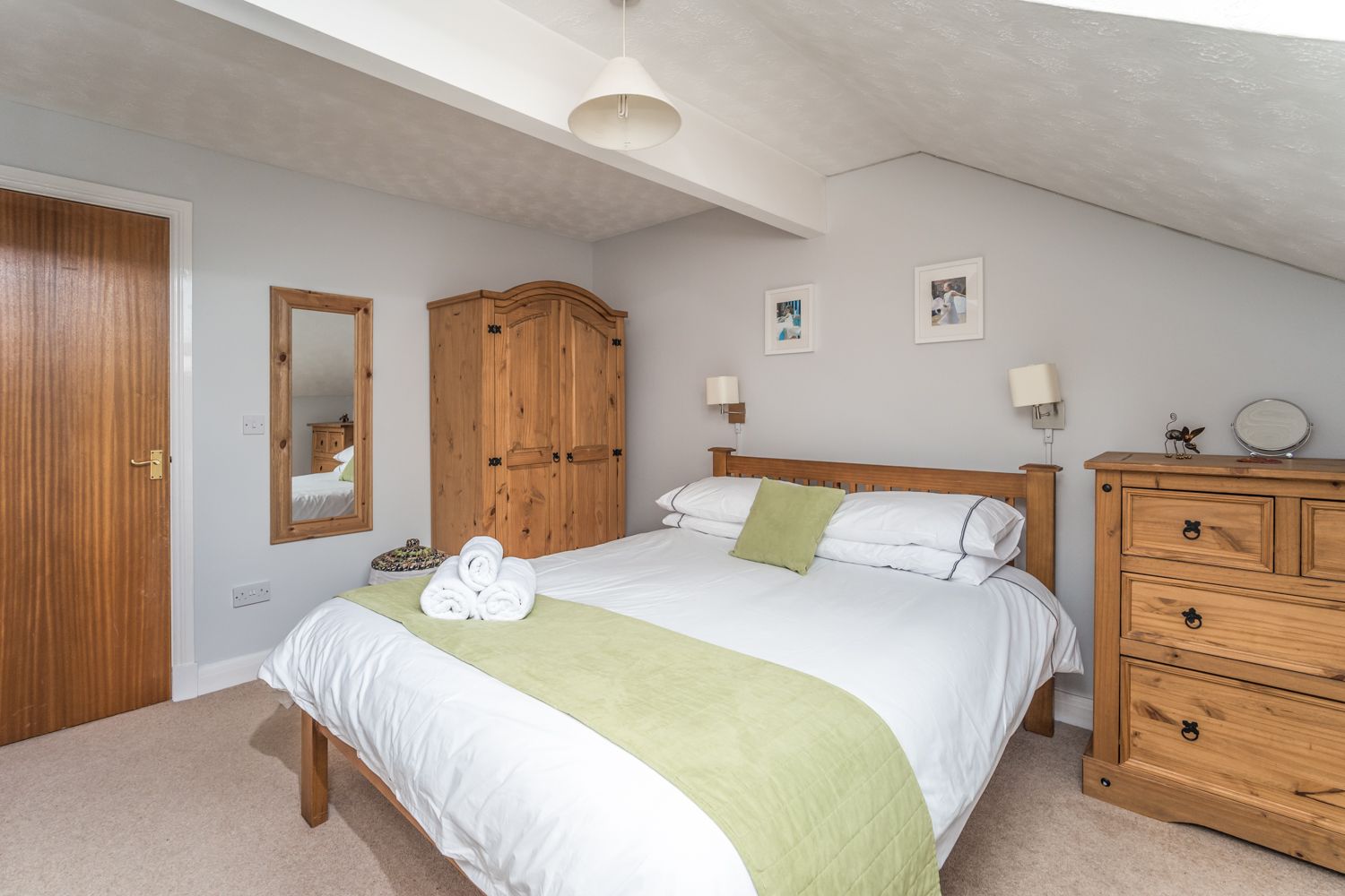 The bedrooms are sunny and bright, and are dressed with luxury bed linens