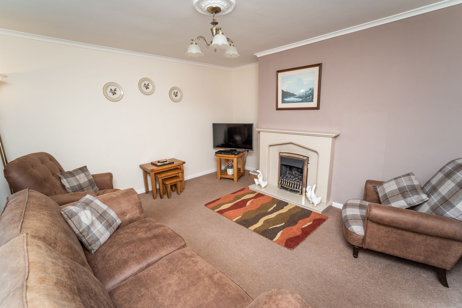  Furnished with a quality leather suite, Smart TV, DVD and living flame gas fire it is warm and cosy at any time of the year