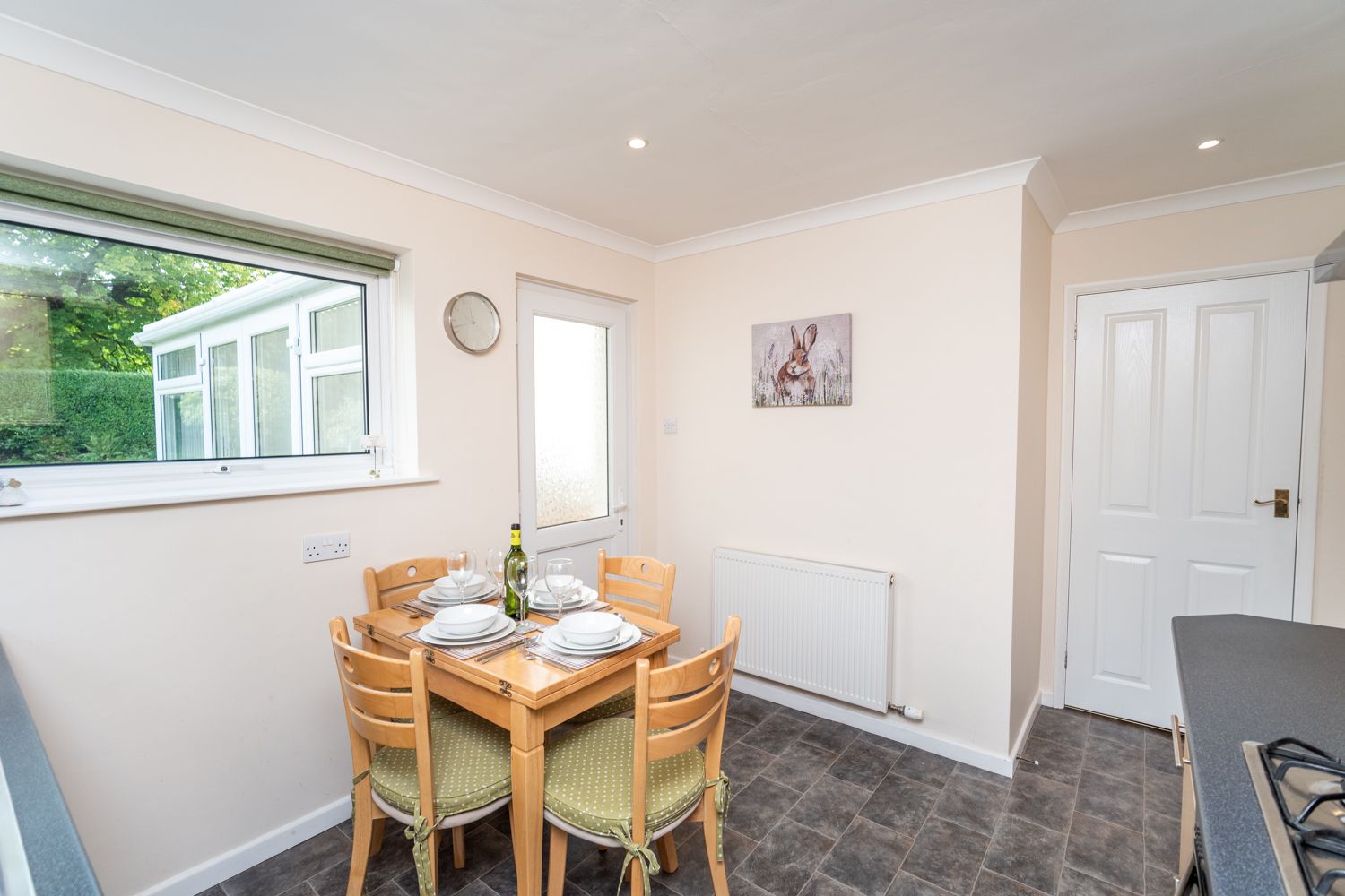 If you don't fancy eating at home, there are many wonderful restaurants just a 10 minute walk from the property