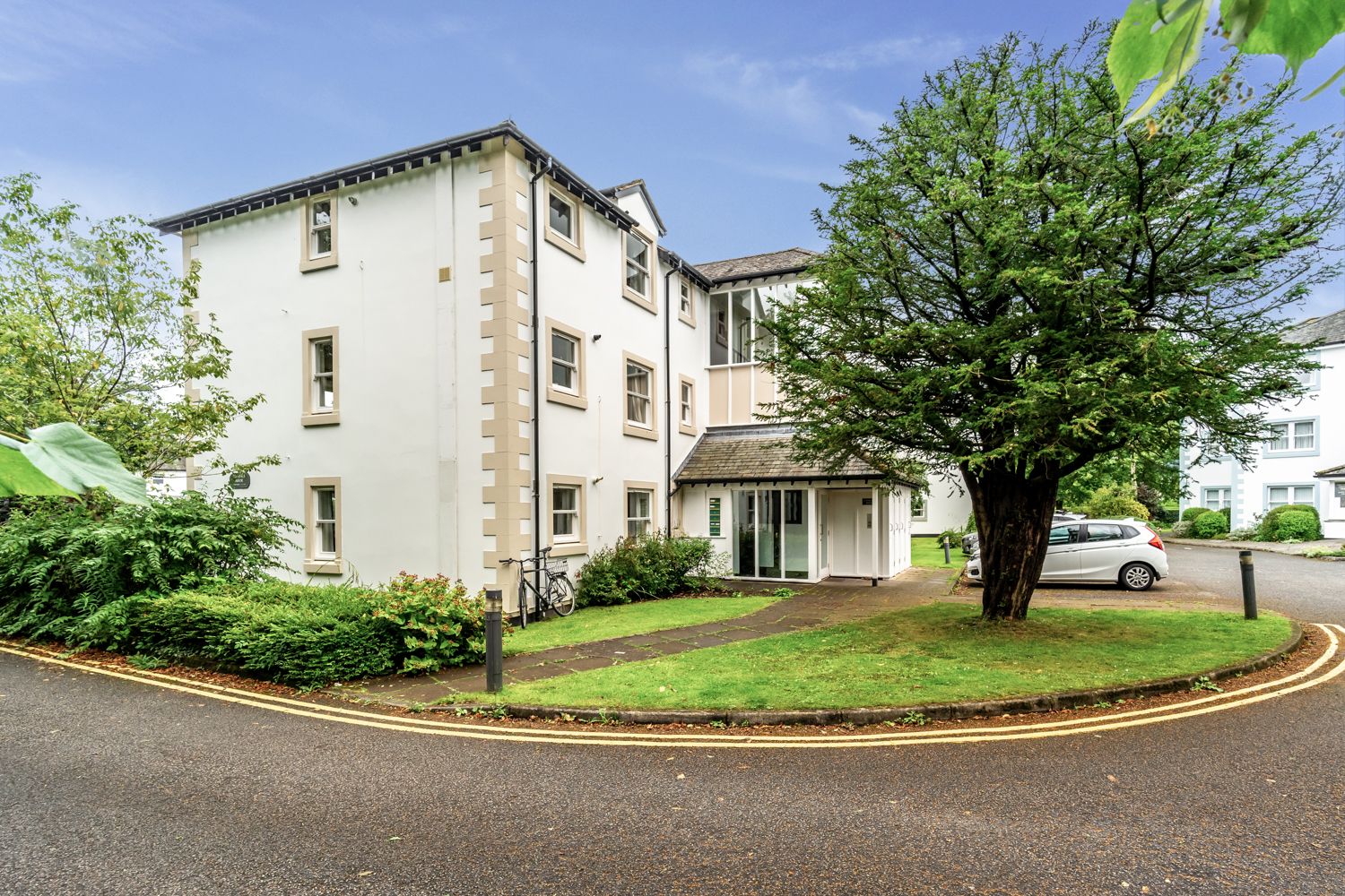 The property benefits from a private parking space 