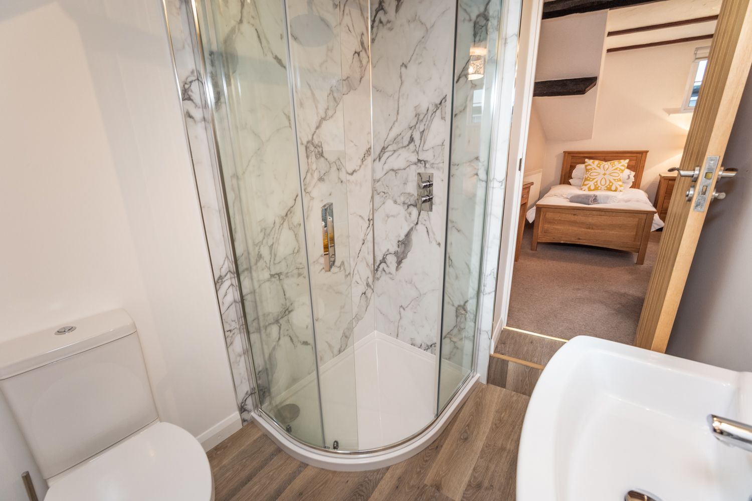 Decoration throughout the cottage is tasteful and modern