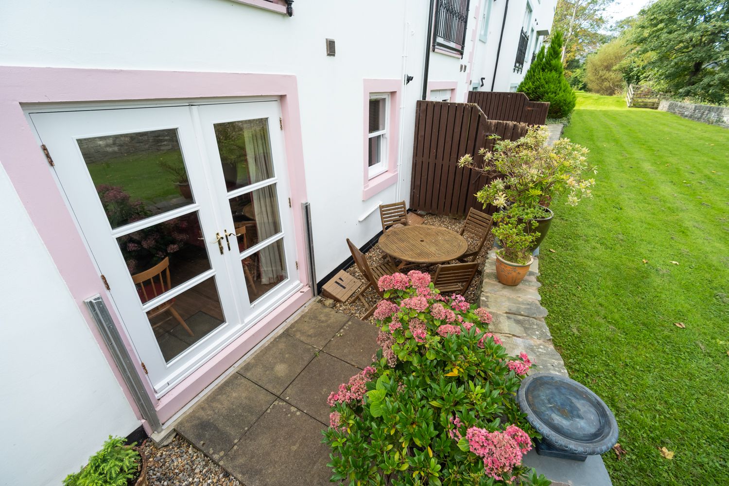 You will see plenty of birds while you enjoy the patio area
