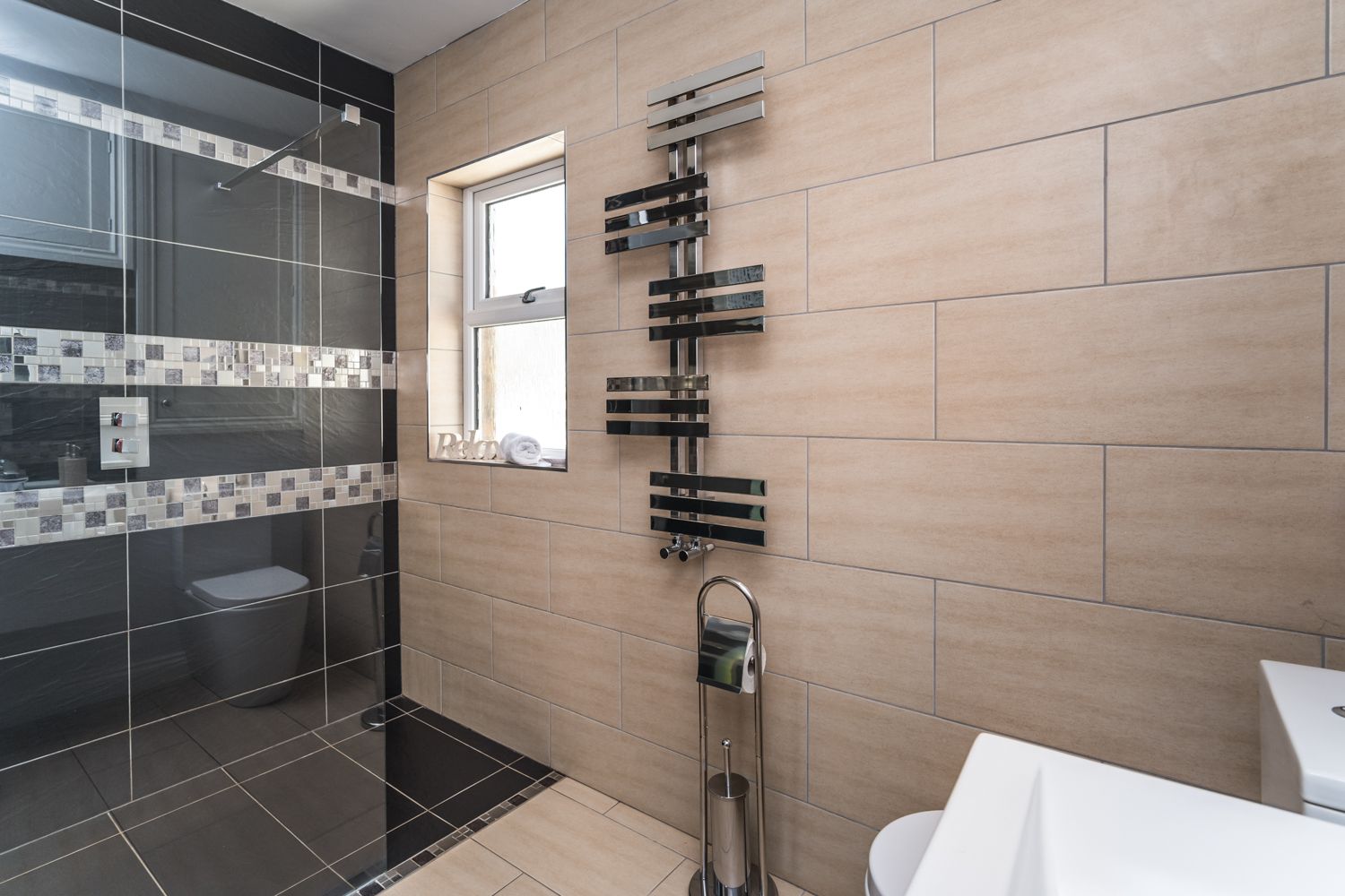 Towels and luxury bed linen are provided