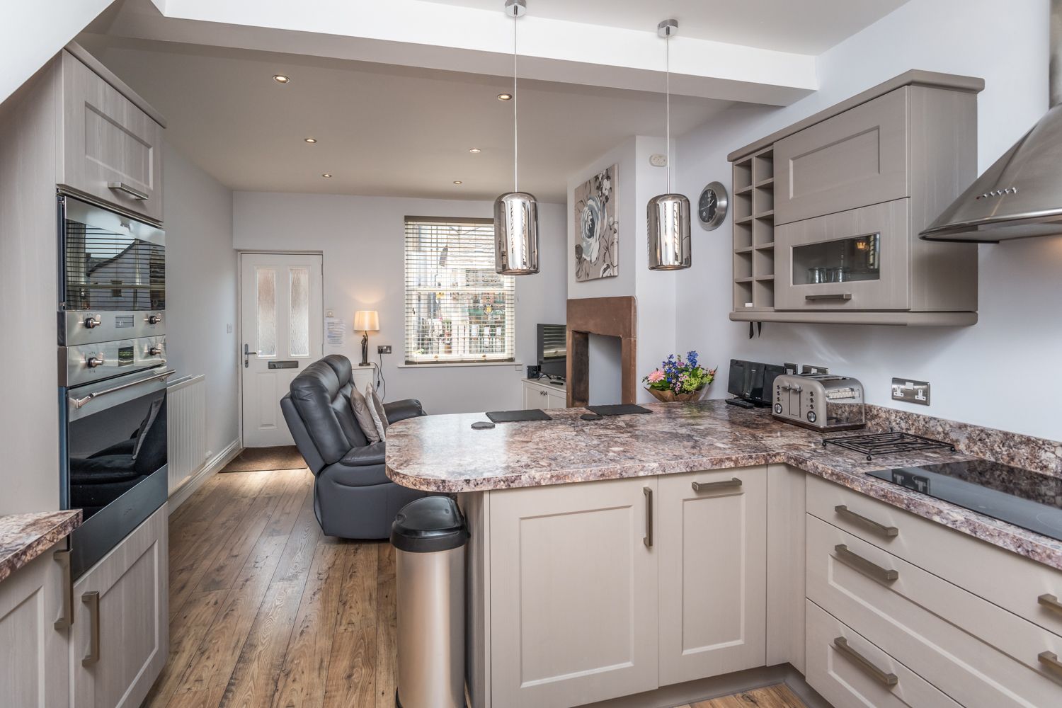 The apartment is finished to a very high standard