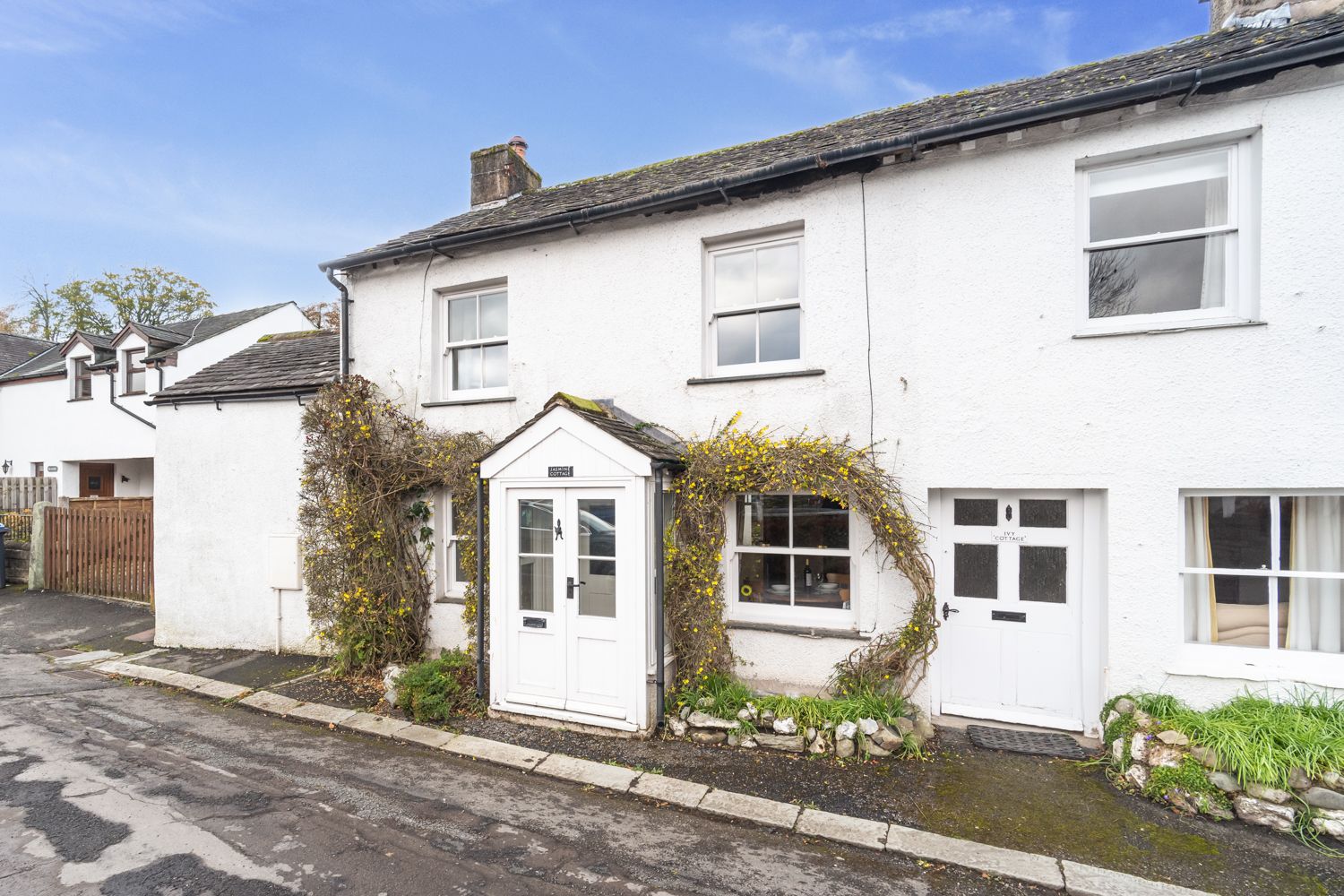 A pretty self-catering cottage set in central Portinscale, near Keswick