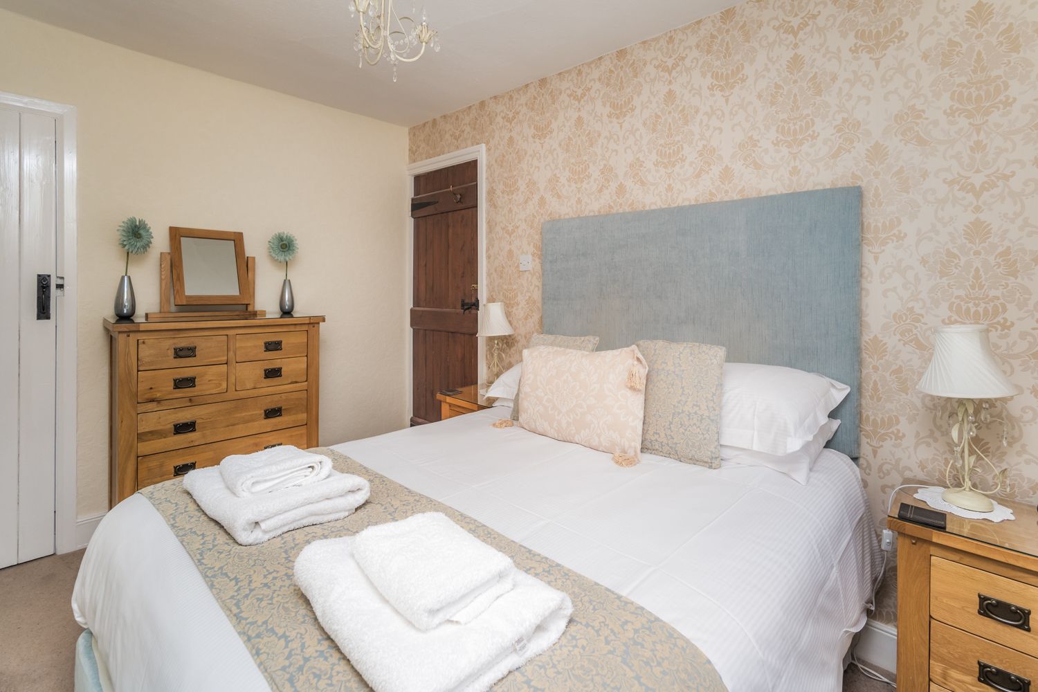 Towels and luxury bed linen are provided