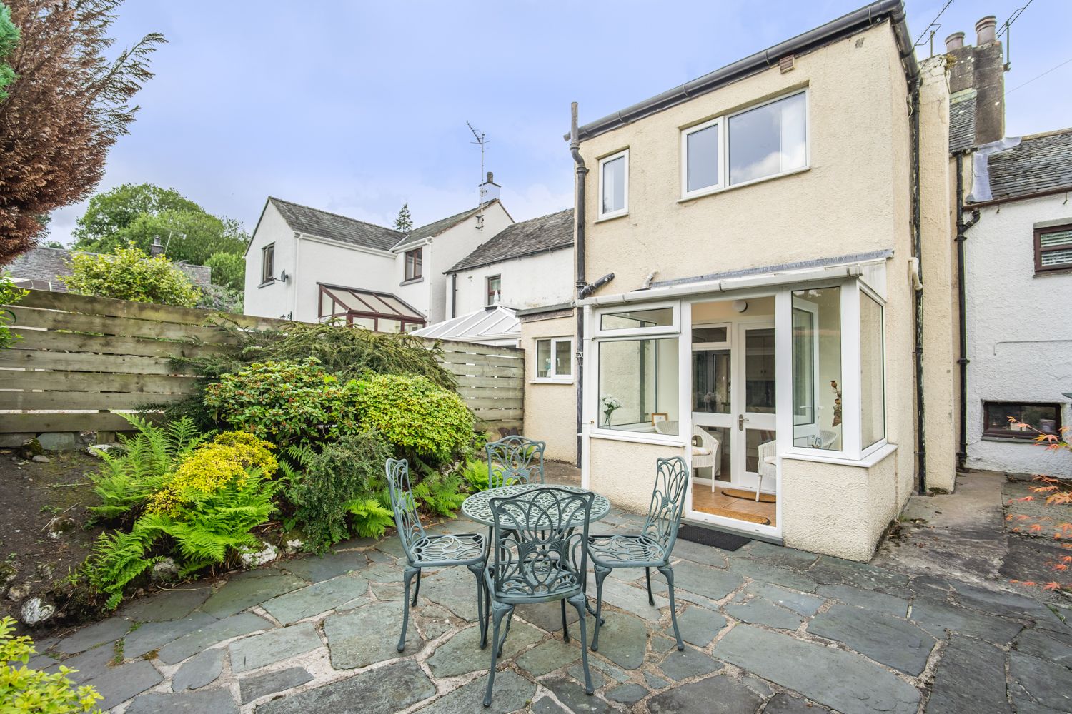 The rear garden is the perfect spot to enjoy an al fresco dinner in the Summer months