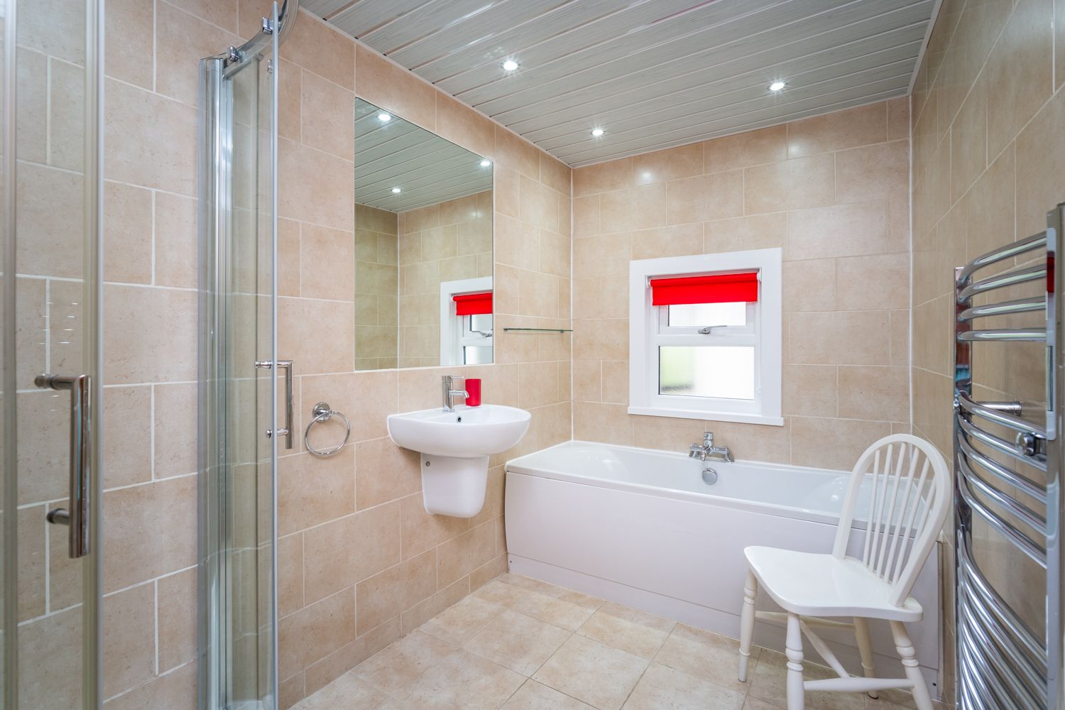 A large bathroom can be found on the 1st floor 