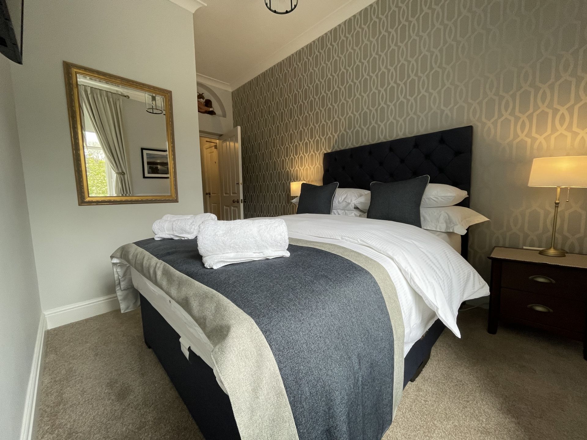 Double bedroom with a spacious fitted closet