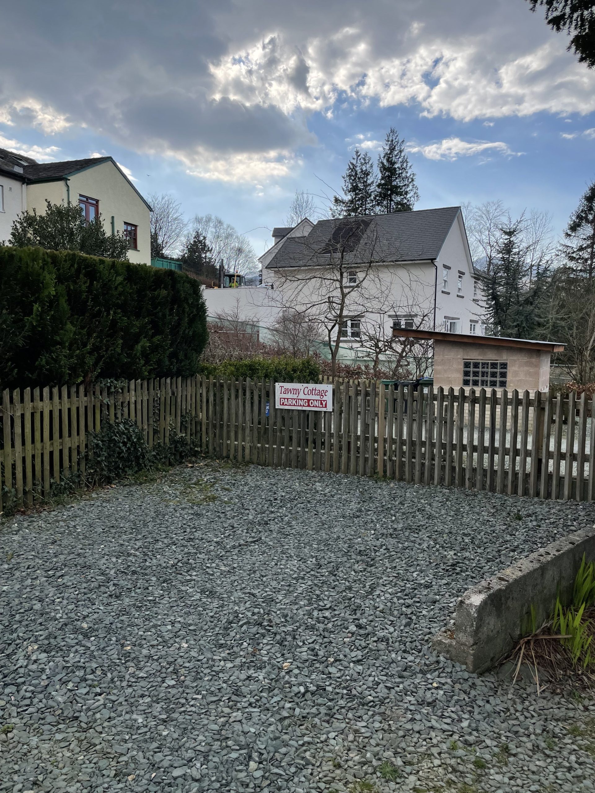 The space is suitable for even a large car