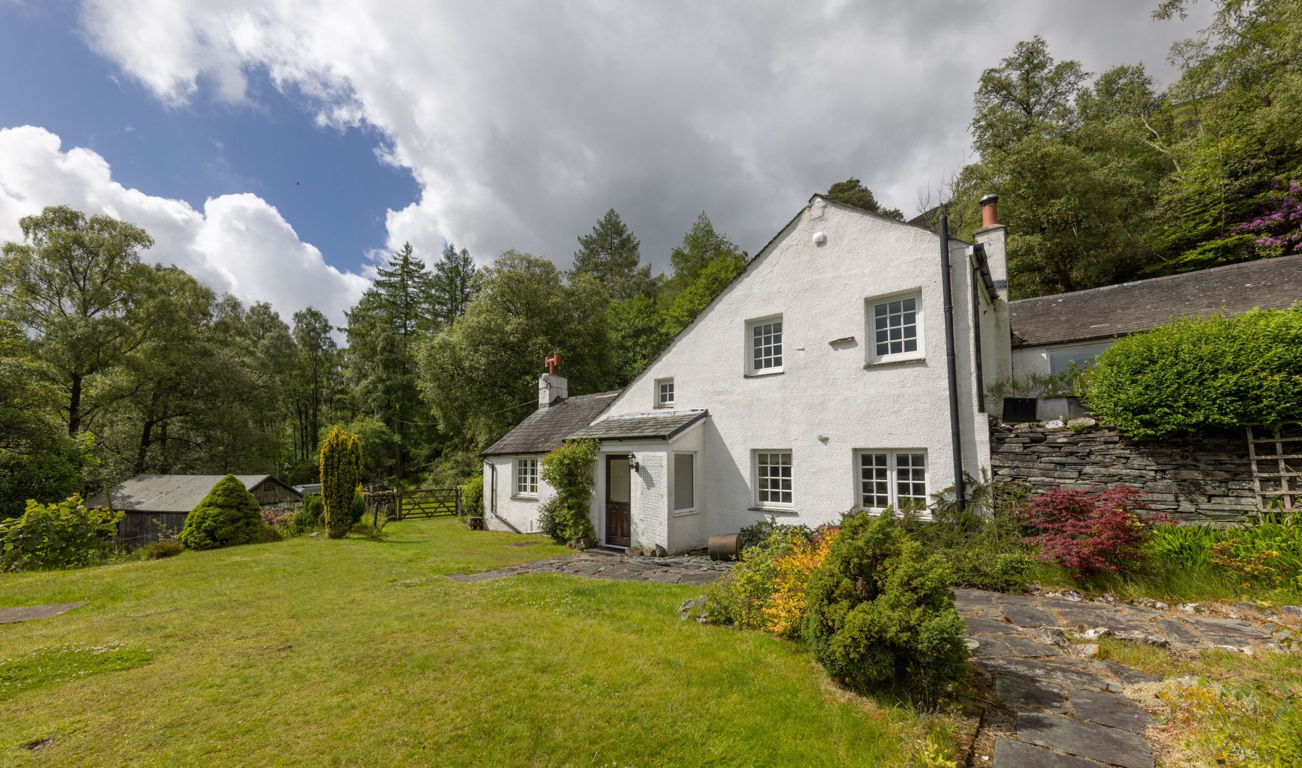 Brandelhow - a pet friendly 4 bedroomed self catering cottage at the foot of Catbells, Keswick