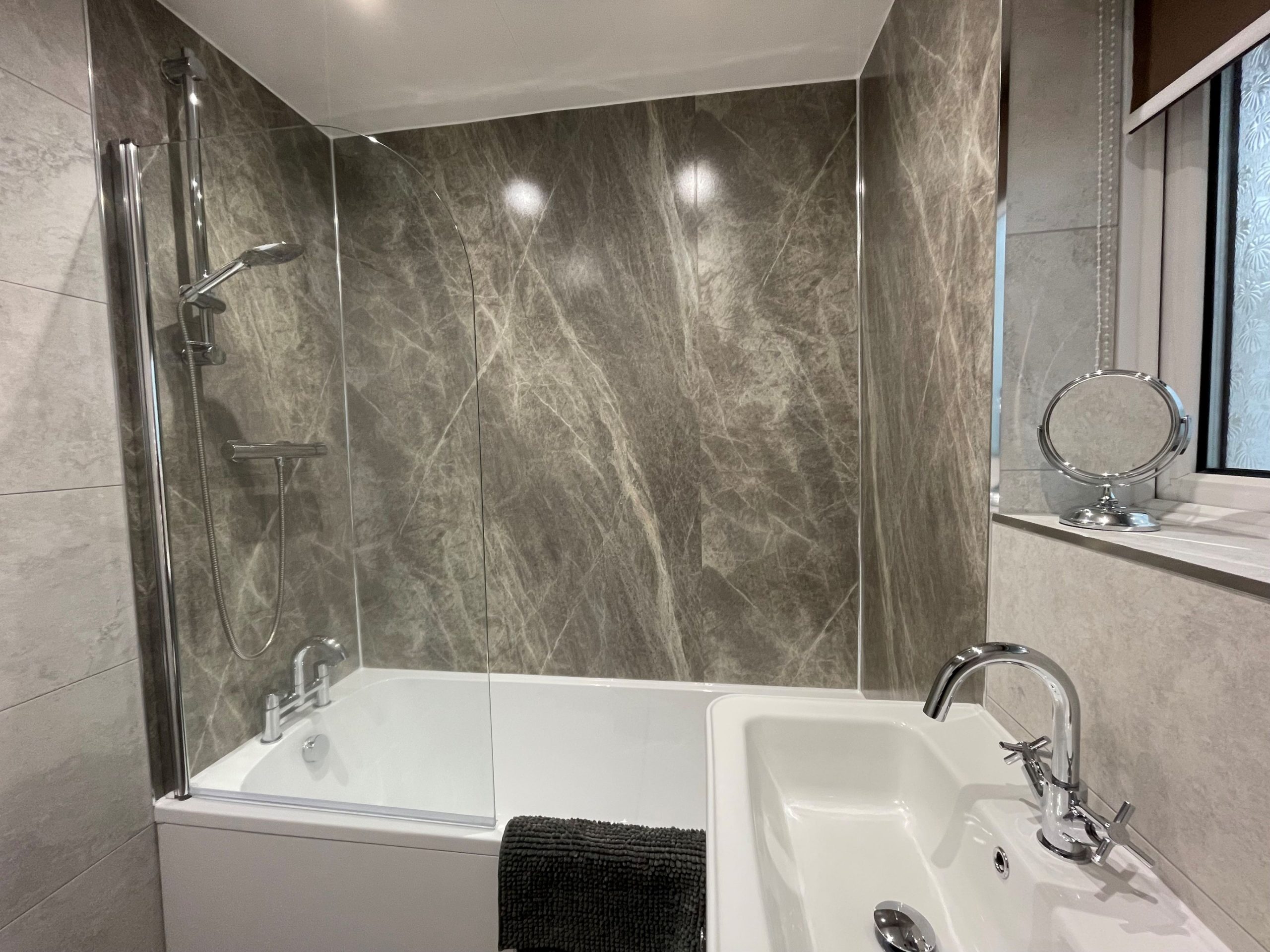 Towels and luxury bed linen are provided