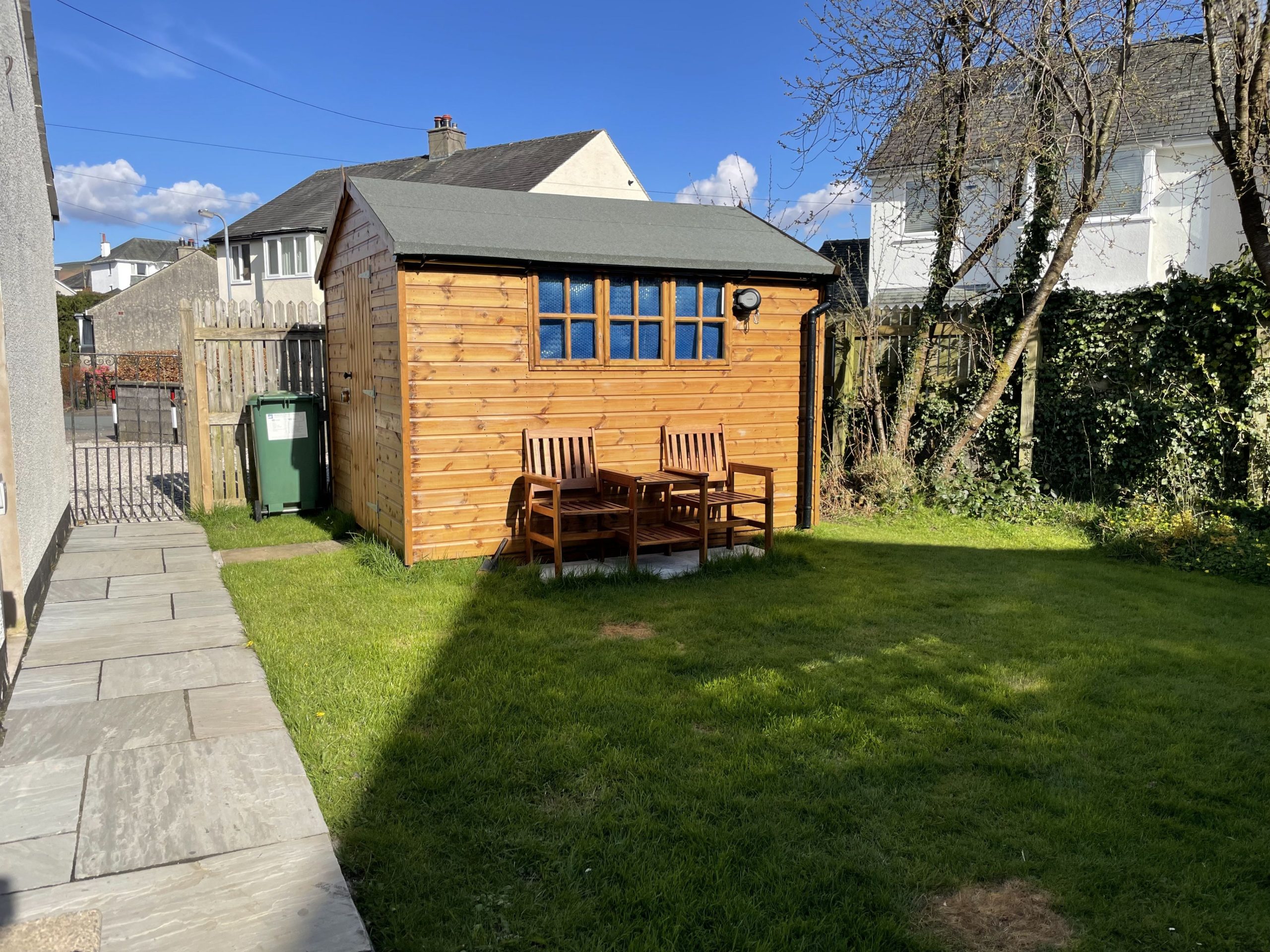 The enclosed garden is perfect for parties with dogs and/or children