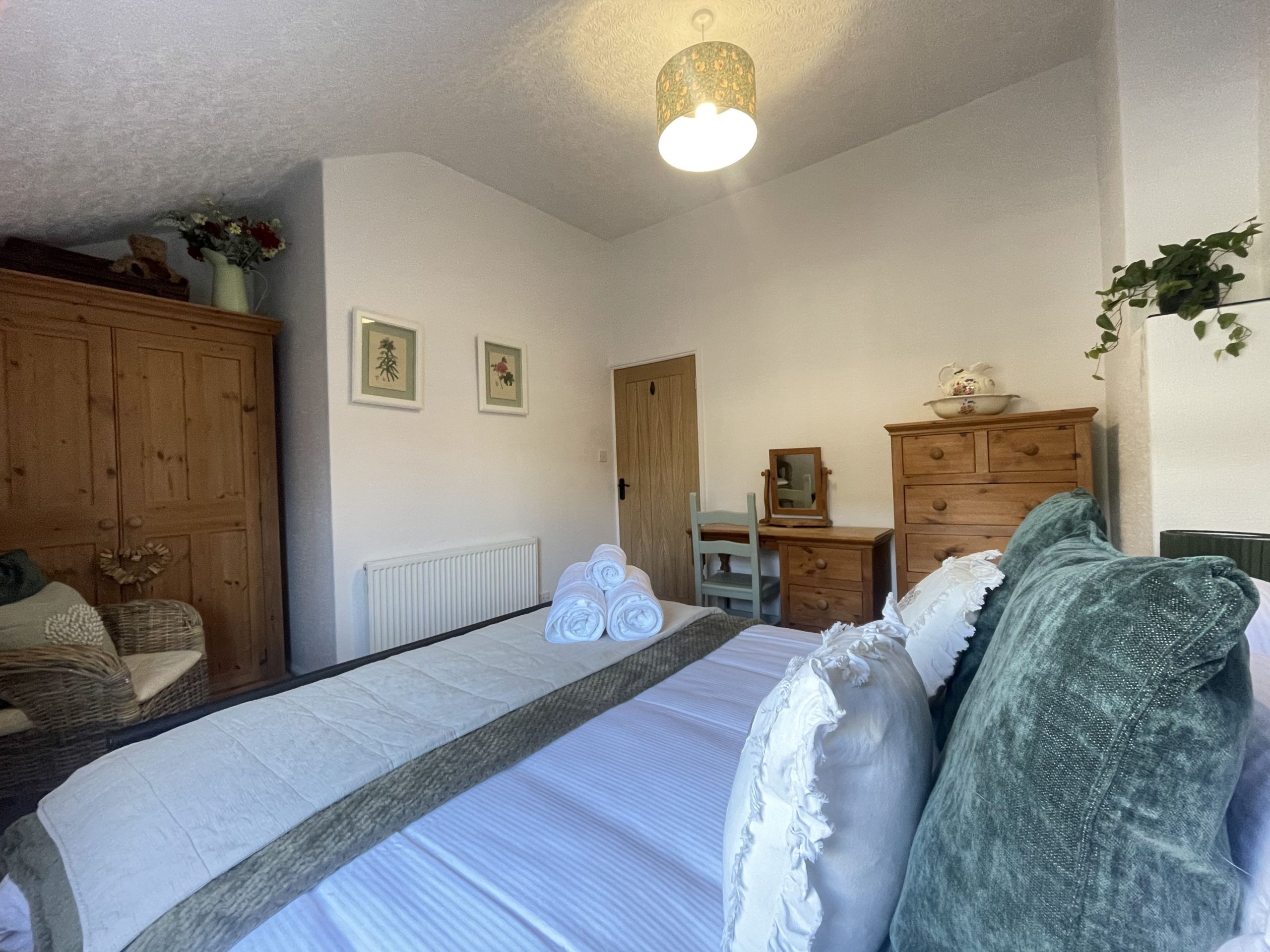 Towels and luxury bed linen are provided