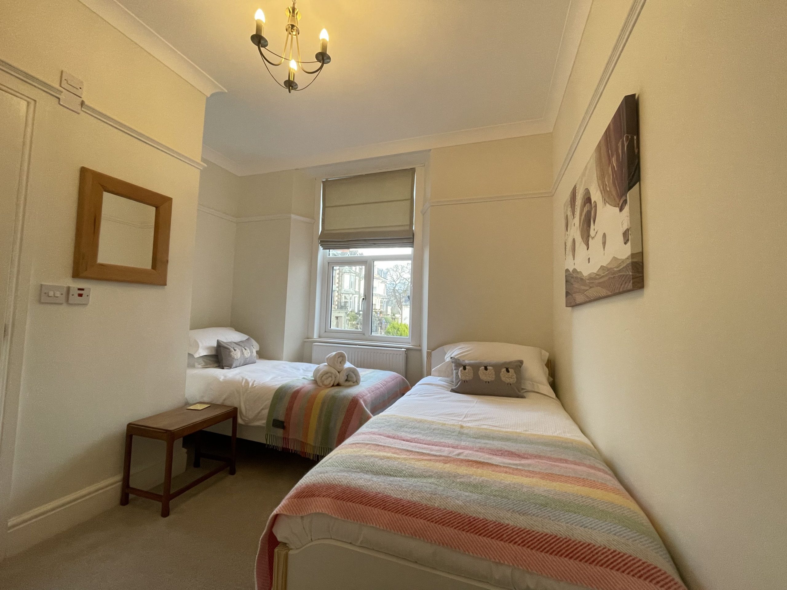 Luxury bed linen and towels are provided