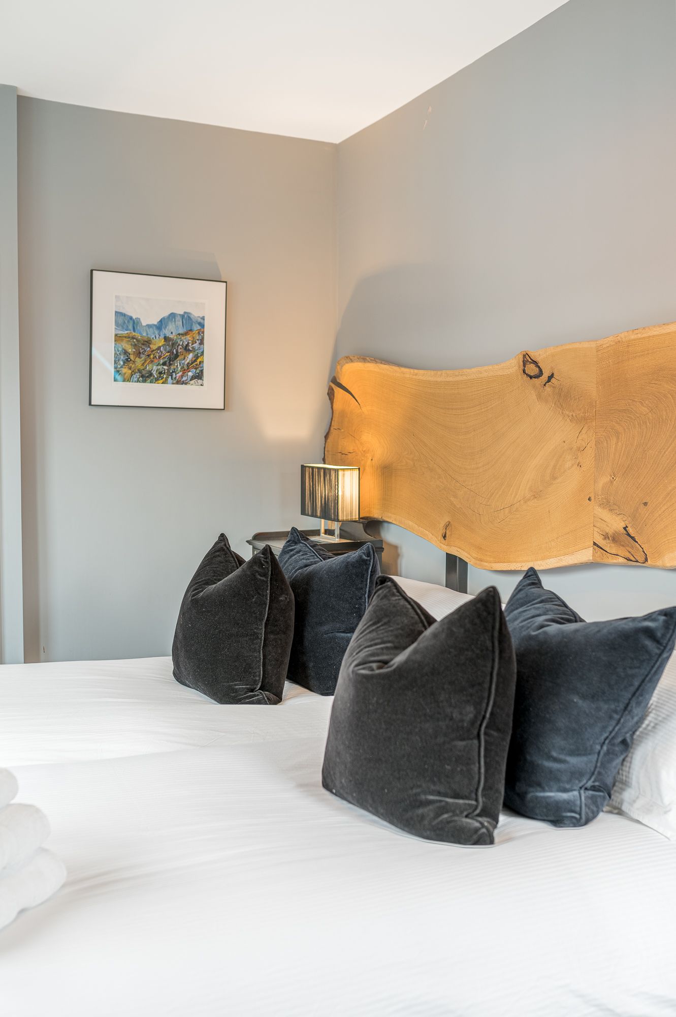 Luxury bed linen and towels are provided