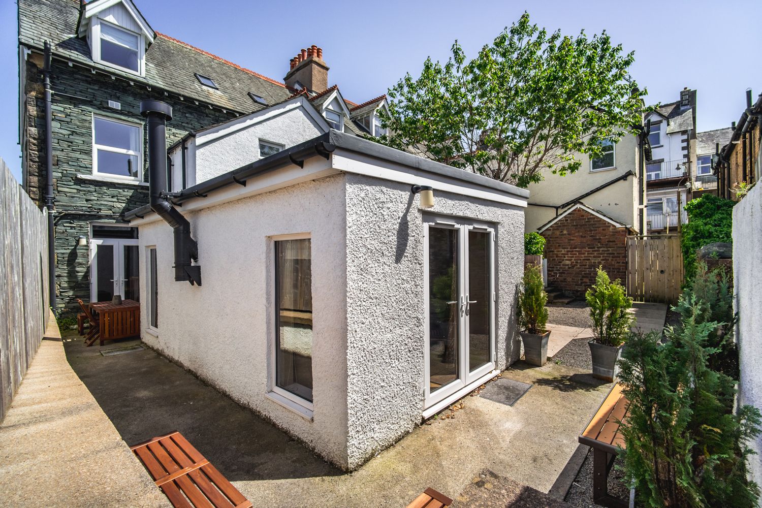 The private outdoor area is perfect to wind down with a glass of wine after a day of adventures. 