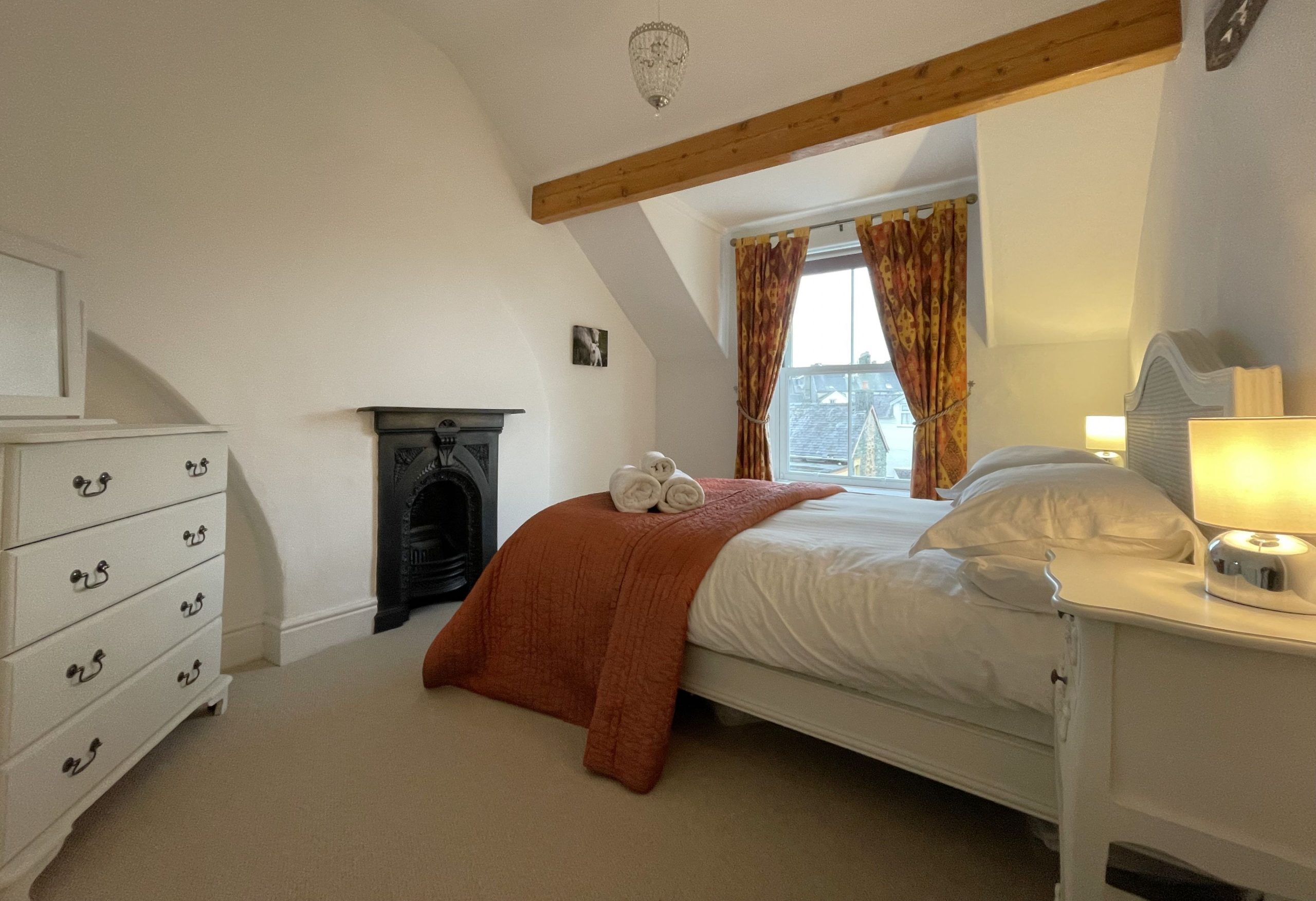 Each of the spacious bedrooms are beautifully furnished with quality beds and mattresses to ensure a great nights-rest after a day of adventures.