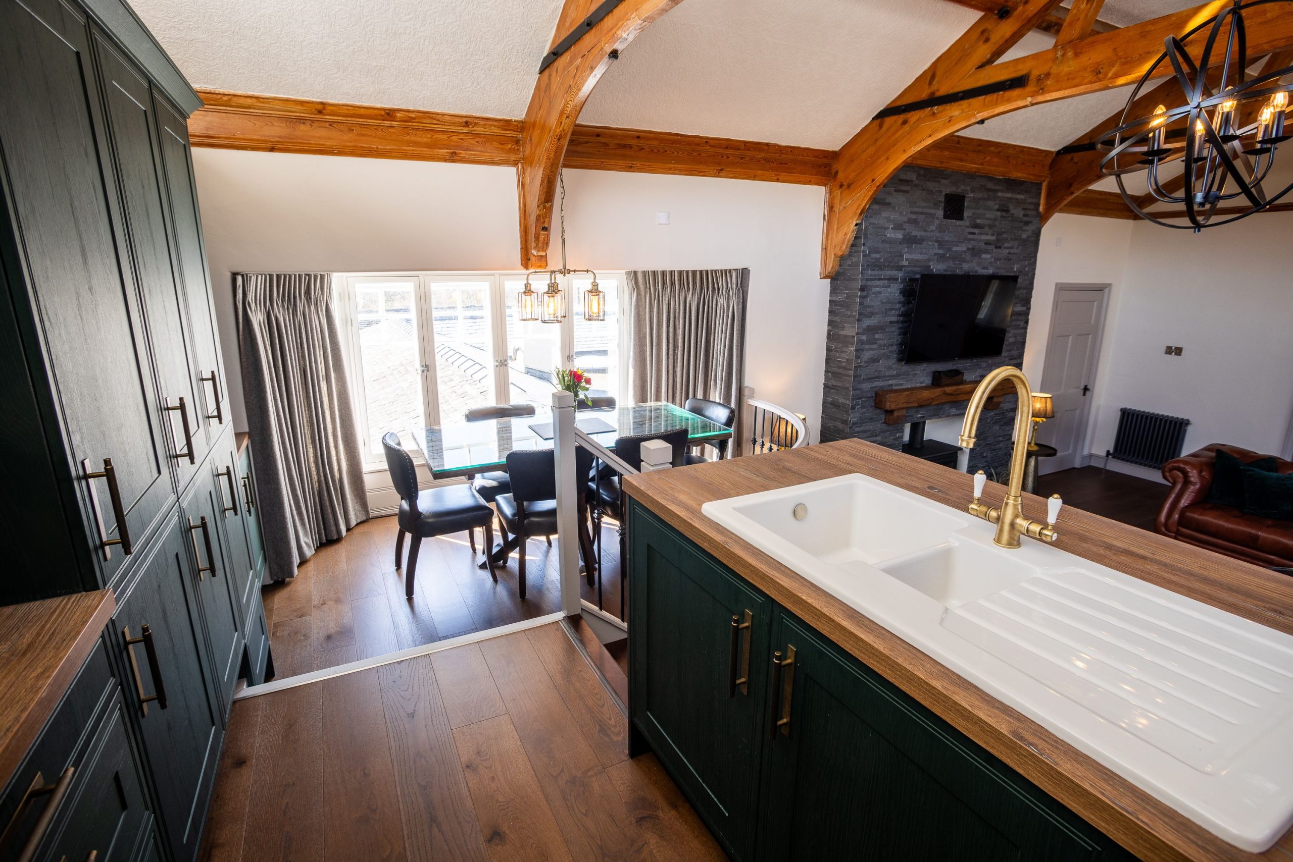 Pop down to the dining space to serve your meals!