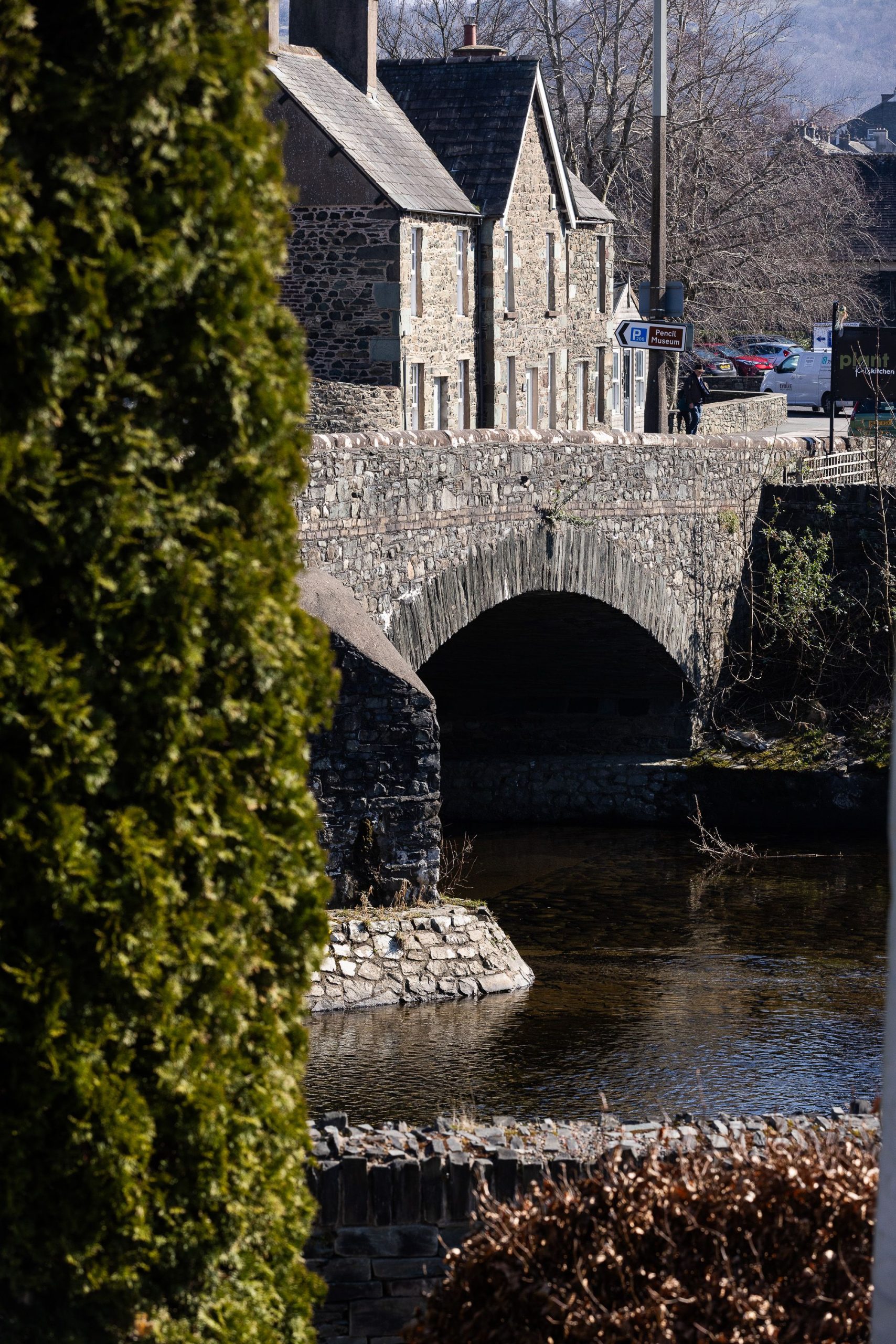 Keswick itself offers lots of amenities, from shops to cafÃ©s, pubs to theatres, you will be spoilt for choice