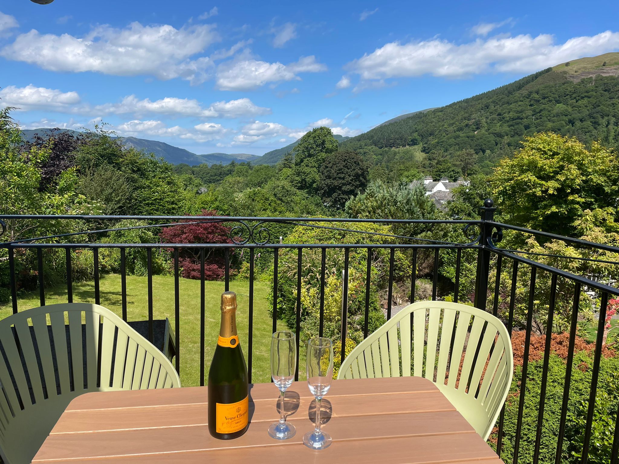 Shelley Cottage has a very pleasant elevated seating area with beautiful fell views