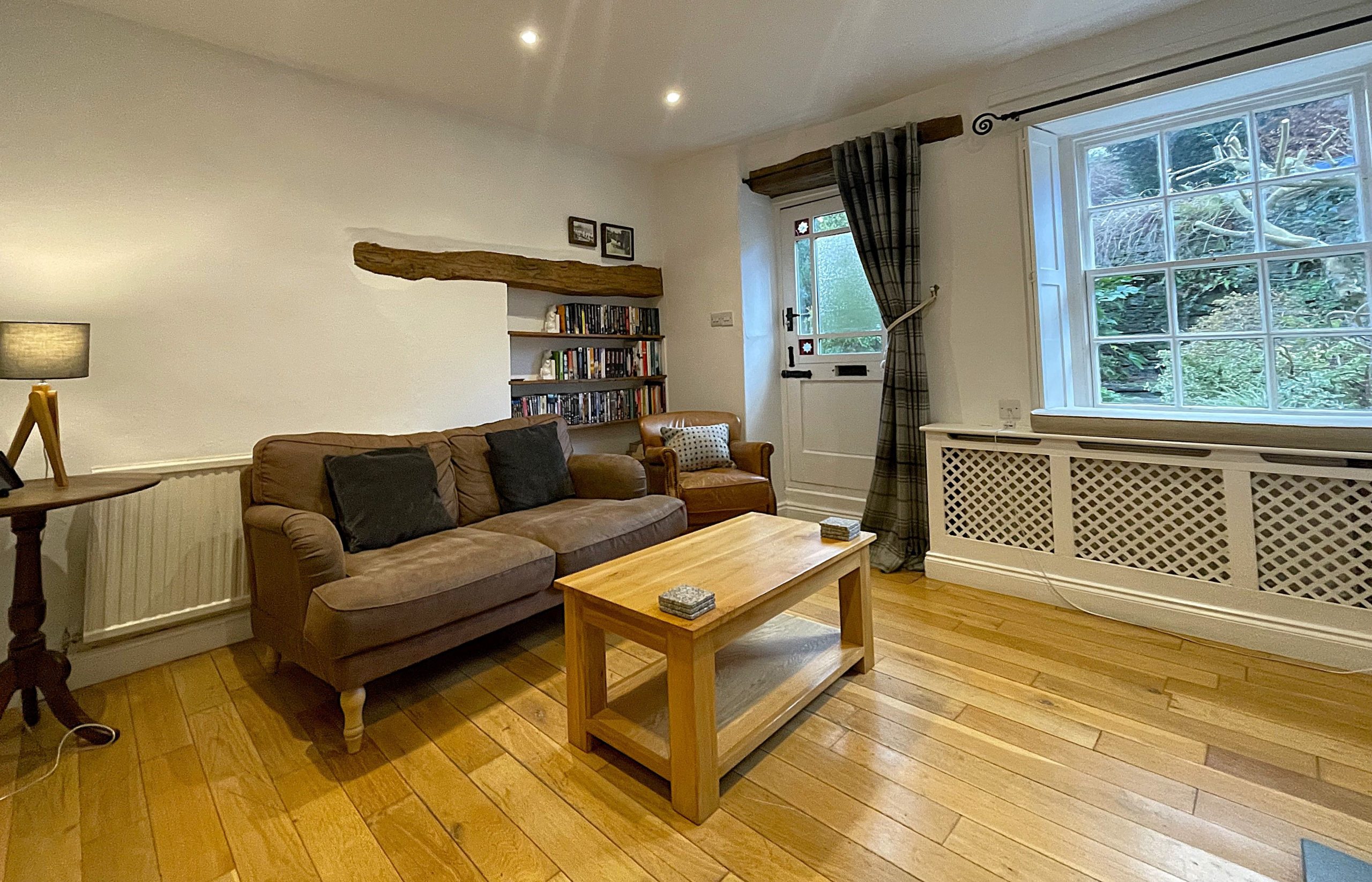 With a flatscreen tv, DVD player and Wifi there is plenty to keep you occupied during your stay