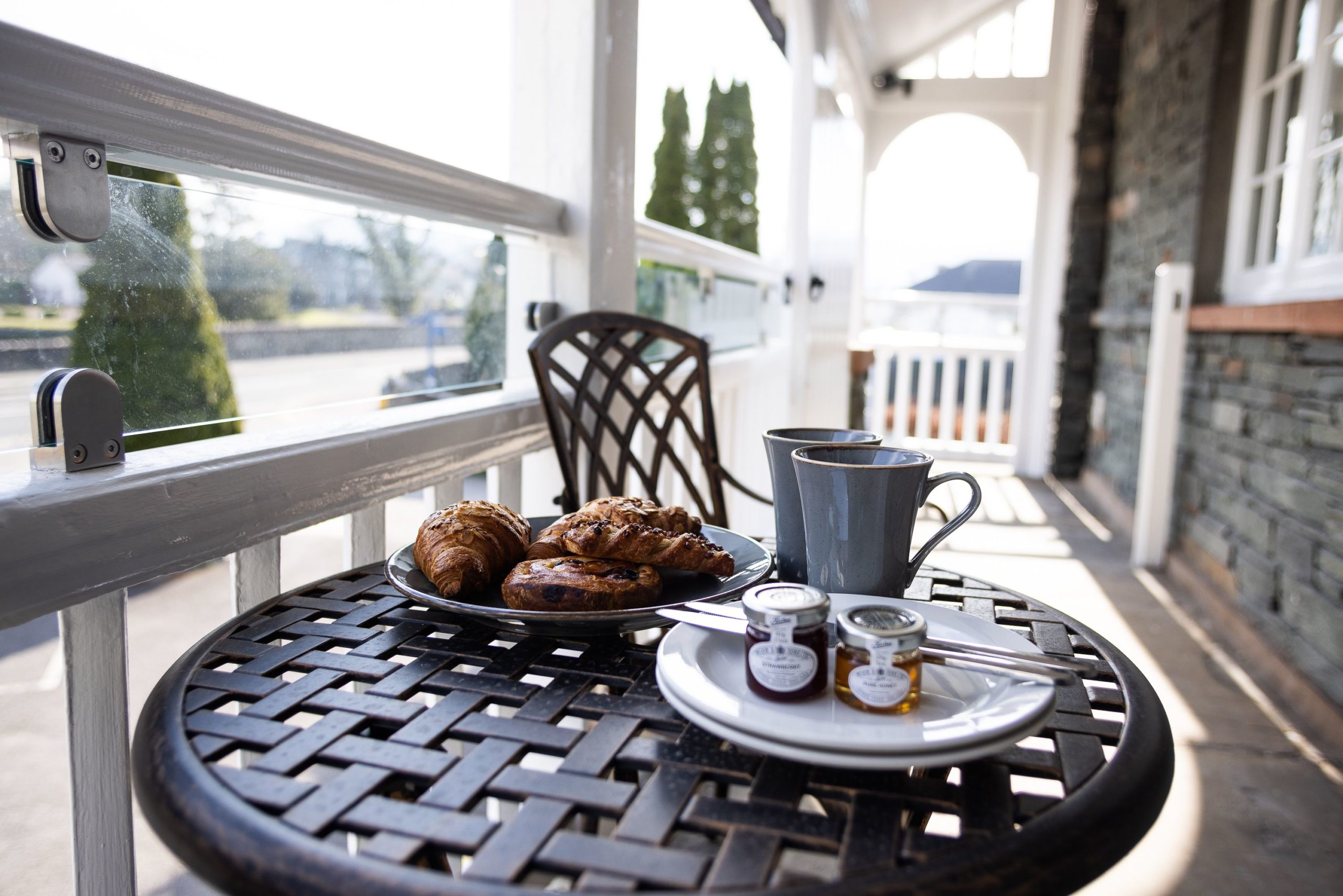 al-fresco dining on the veranda 