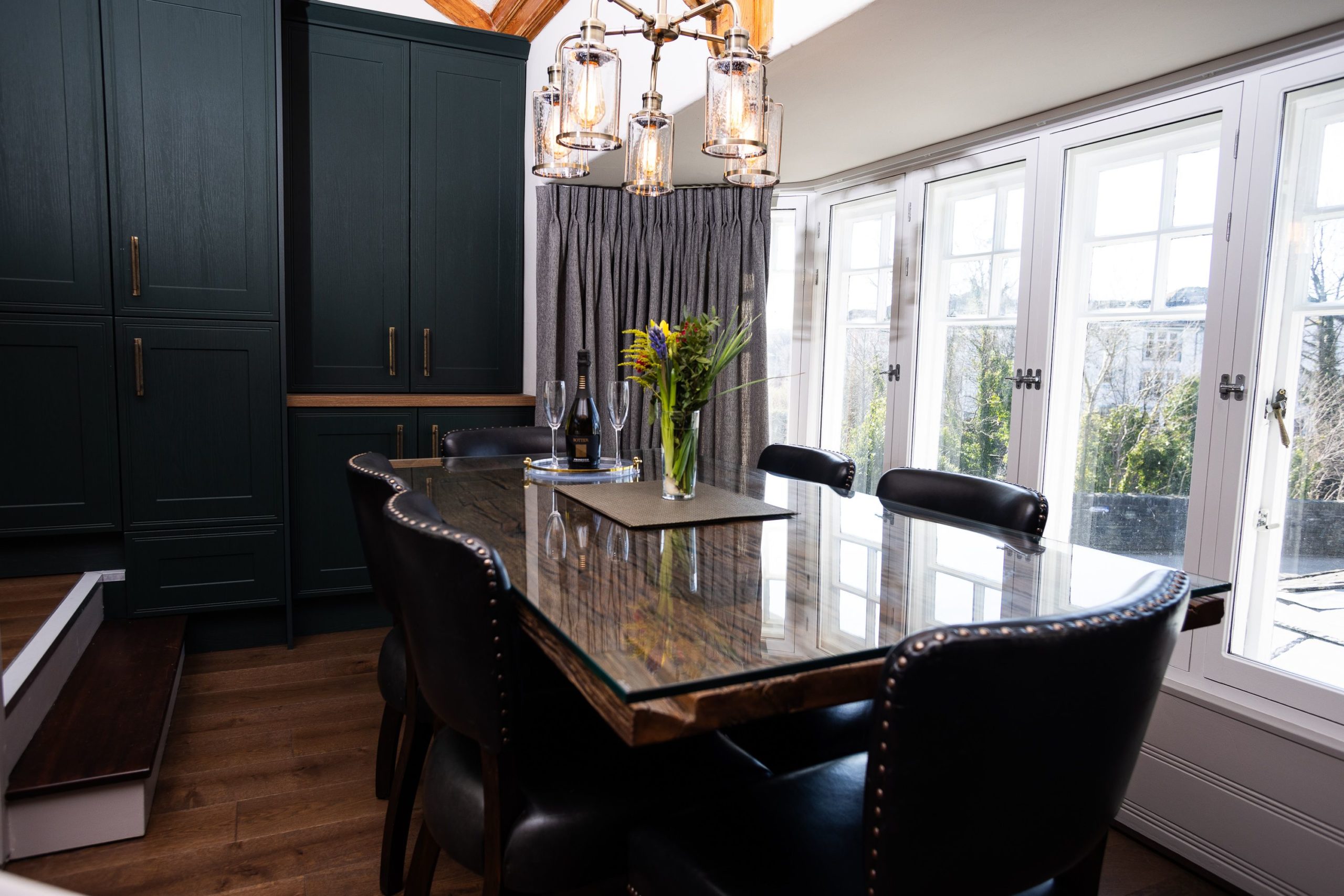 The dining table sits 6 comfortably
