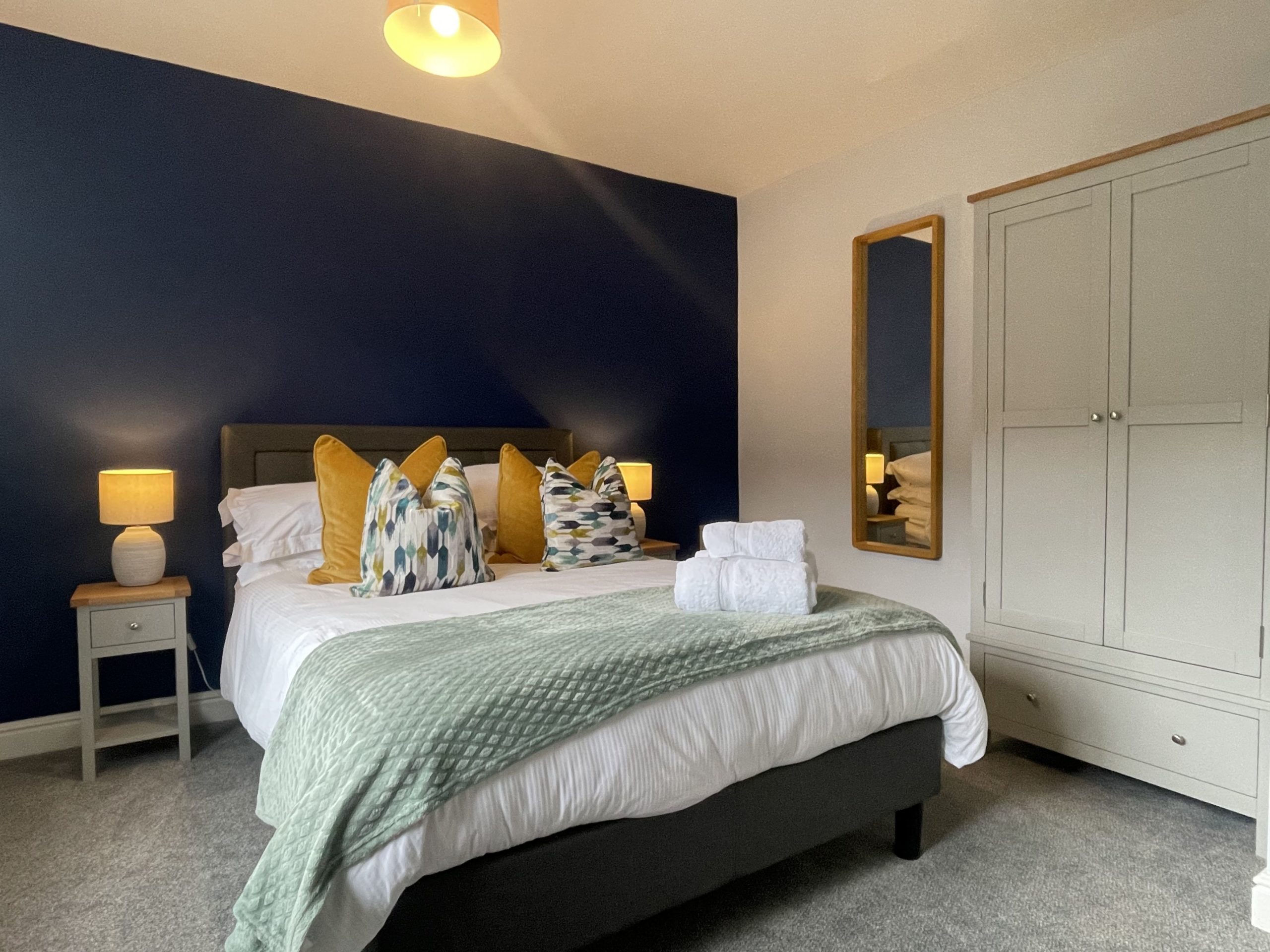 This spacious and modern pet friendly property can accommodate up to 6 people in three stylish bedrooms.